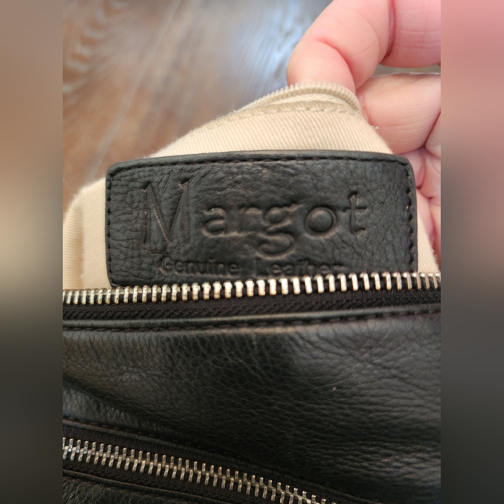 Margot Black Leather Crossbody Bag. - Picture 8 of 12